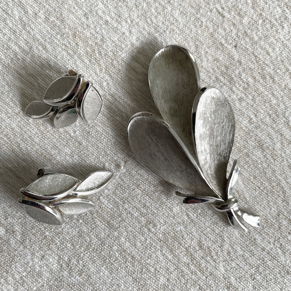 Trifari Brushed Silver Brooch and earring set - As seen in Maestro!
